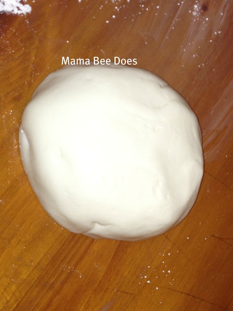 "how to make marshmallow fondant"
