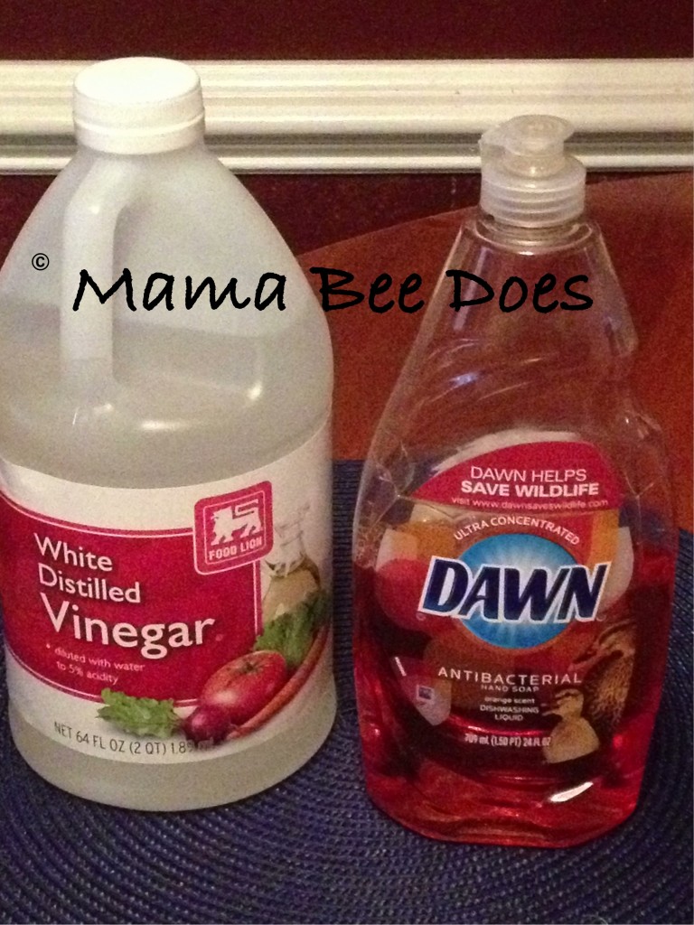 "clean shower tub with vinegar and Dawn"